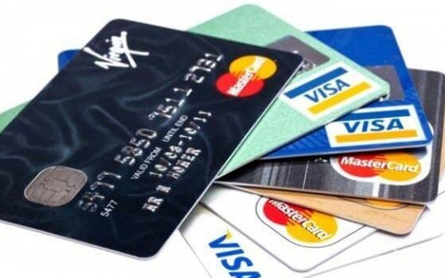 11 loại phí cần biết khi sử dụng thẻ tín dụng: Cẩn trọng để không "nợ chồng nợ"