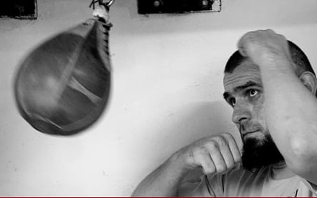 Võ sĩ bất bại bị đâm thiệt mạng