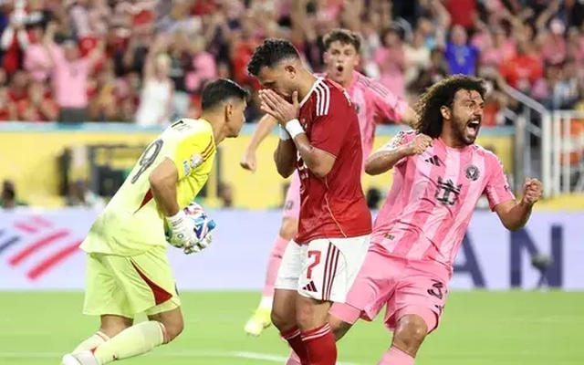 Đá hỏng phạt đền trước CLB của Messi, cầu thủ Ai Cập bị trừ gần 3 tháng lương