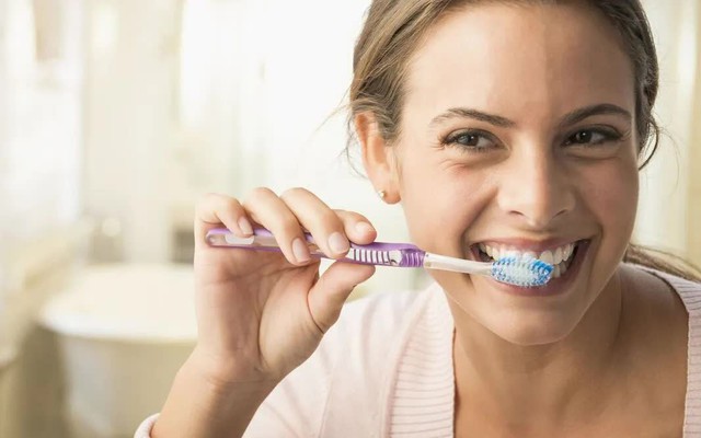 Nha sĩ chỉ ra sai lầm lớn nhất mọi người thường mắc phải khi đánh răng