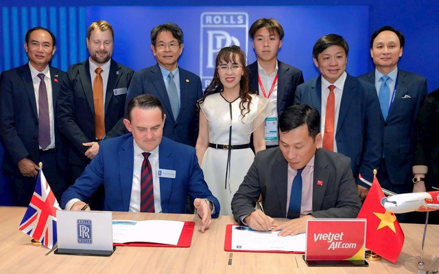 Hãng hàng không của tỷ phú Nguyễn Thị Phương Thảo "bắt tay" Rolls-Royce ký hợp đồng mới 40 động cơ Trent 7000