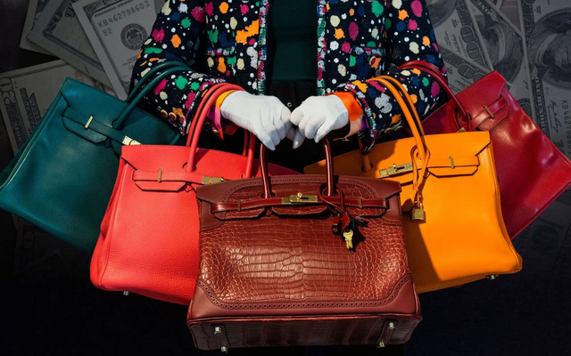 Không biệt phủ, không xe sang, không túi xách hàng hiệu, bỏ tiền túi làm từ thiện chứ không kêu gọi: Cuộc sống chân chính của một nữ đại gia sở hữu 22 tỷ USD