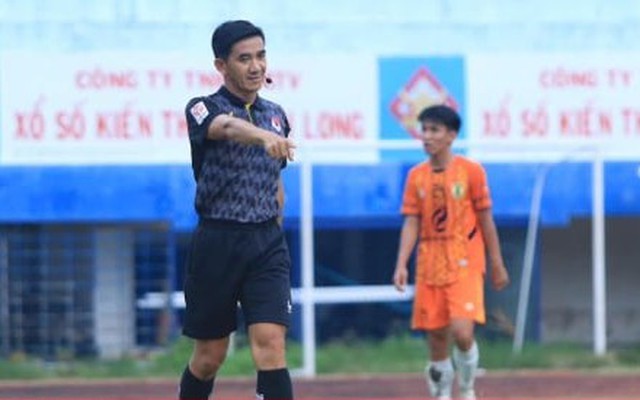 Đội bóng Việt Nam thi đấu giờ lạ, chỉ đá 7 phút rồi nghỉ