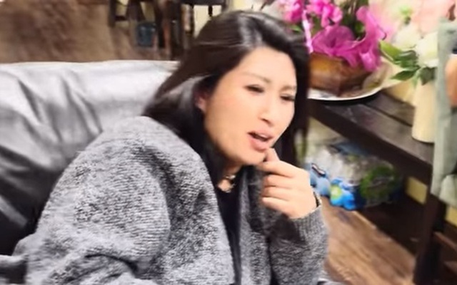 Hồng Nhung sinh con tại Mỹ ở tuổi 44, mở tiệc lớn tại biệt thự riêng