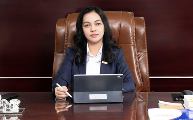 Chủ tịch Sacombank Dương Công Minh trích quỹ khen thưởng cho bà Nguyễn Đức Thạch Diễm