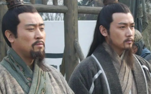 Lưu Bị trước khi chết phát hiện ra người đáng sợ nhất đang ẩn núp bên cạnh mình: Con trai đã bị giết oan