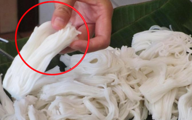 "Cậy răng" người bán bún cũng không thừa nhận bún chứa hàn the, bạn thử cách này 5 giây là biết sự thật