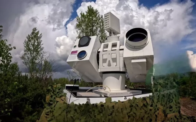 Tiếp nhận hệ thống phòng không laser tối tân Silent Hunter