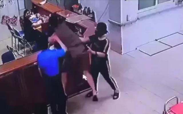 Danh tính người đàn ông hành hung nhân viên y tế ngay tại Khoa Cấp cứu