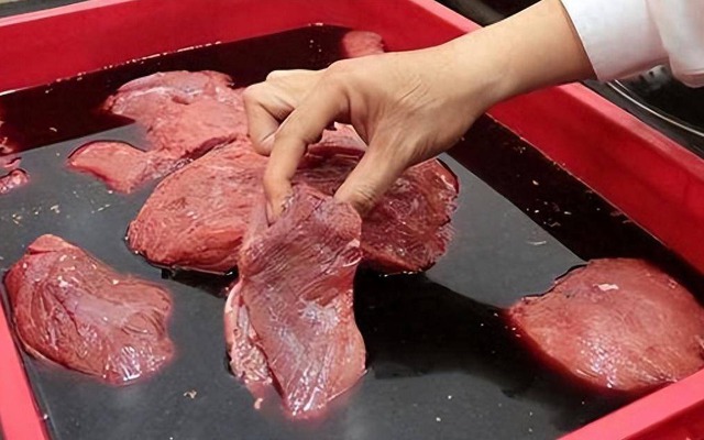 Thịt bò thật/giả rất giống nhau NHƯNG vẫn có 5 khác biệt, người bán đừng hòng lừa được tôi nhé!