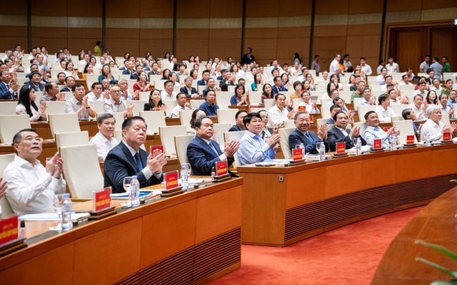 'Bộ tứ trụ cột' là gì?