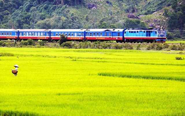 Chuyến tàu dài nhất Việt Nam là "chuyến tàu đẹp nhất hành tinh", du khách nhận xét: Phải đi 1 lần trong đời!