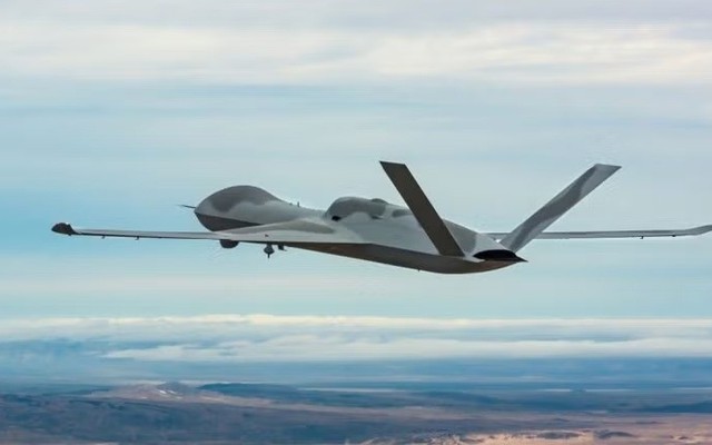 MQ-20 Avenger đổi phần mềm giữa không trung, hạ mục tiêu như phim viễn tưởng