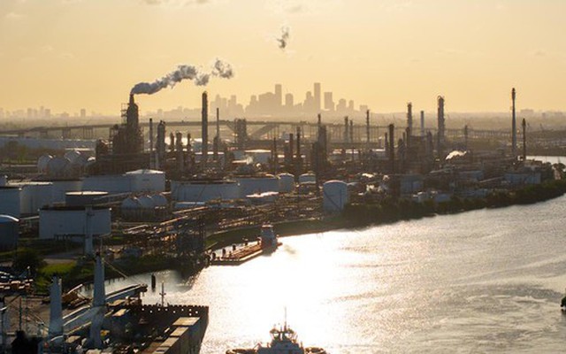 Giá dầu được dự báo tăng vọt lên 110 USD/thùng nếu Iran làm một điều