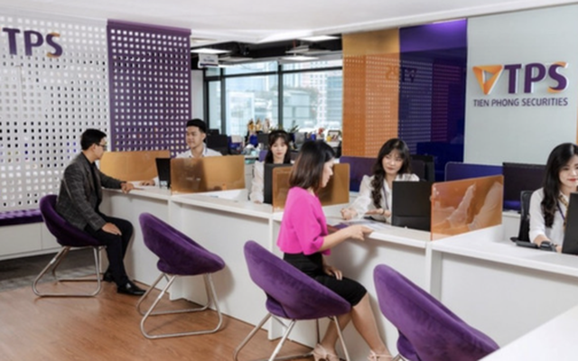 Vì sao cả ba lãnh đạo Công ty chứng khoán Tiên Phong xin từ nhiệm trong 1 ngày?