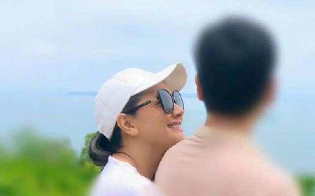 Nữ diễn viên Việt nổi tiếng công khai bạn trai ở tuổi 49 sau 3 lần đổ vỡ, một mình nuôi 3 con