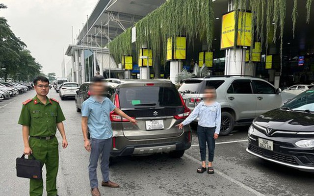 "Chặt chém" du khách Đài Loan tại sân bay Nội Bài, cò mồi và nữ tài xế bị xử lý