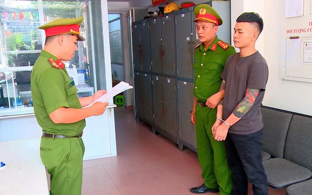 Tạm giữ hình sự đối tượng tấn công nhân viên y tế tại Khánh Hòa