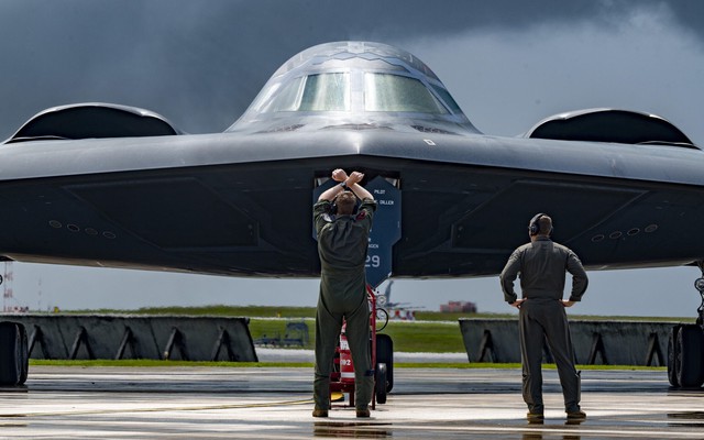 190 tấn bom trên tiêm kích B-2 đến oanh tạc Iran "không phát ra một tiếng động"