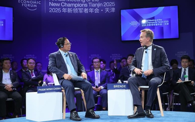 Có gì đặc biệt ở phiên tọa đàm của Thủ tướng tại Diễn đàn Kinh tế Thế giới, khiến Chủ tịch WEF ngạc nhiên vì 'hàng dài' người đăng ký ngoài hội trường