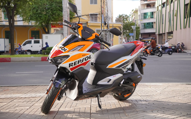 Cận cảnh Honda Vario bản giới hạn Repsol vừa về Việt Nam