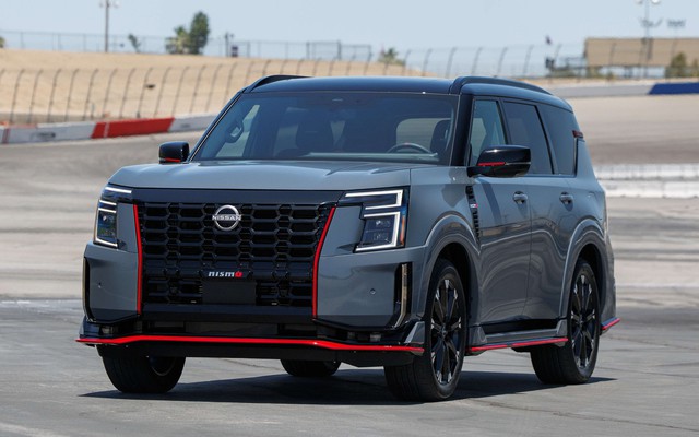 Ảnh thực tế Nissan Patrol bản thể thao vừa ra mắt: Bodykit hầm hố, động cơ gần 500 mã nhưng không còn 'cửa' về Việt Nam