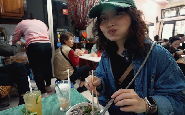 Khách Trung Quốc mê mẩn 1 món bún Việt Nam, thử miếng đầu đã thốt lên: "Đây là món bún ngon nhất”