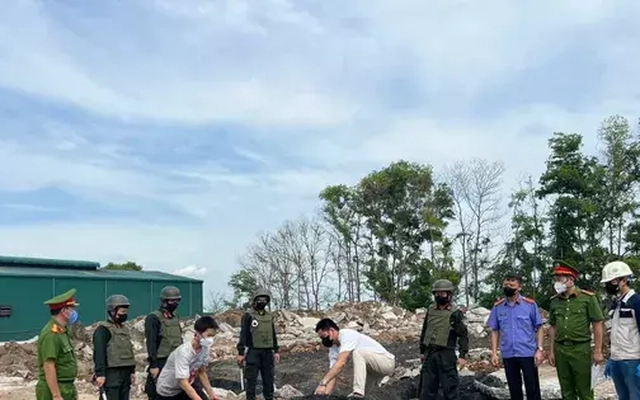 Phát hiện hơn 1.600 tấn chì thải chôn lấp trái phép ở Hà Nội