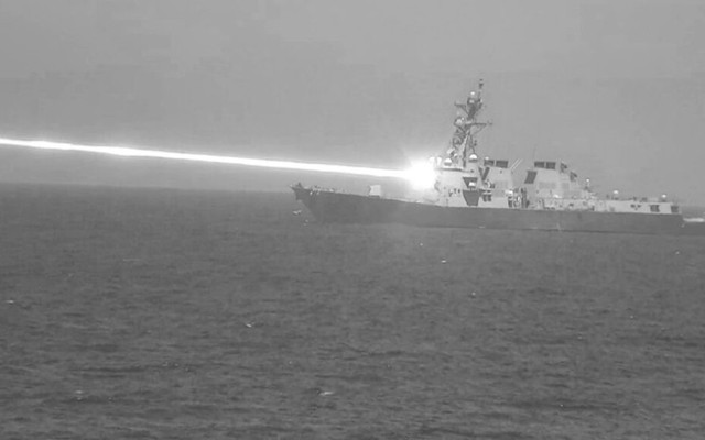 Vũ khí laser tốc độ ánh sáng đốt cháy UAV và tên lửa siêu thanh