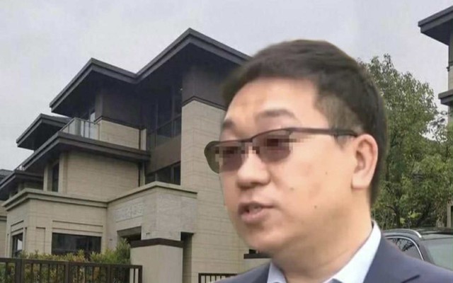 Doanh nhân chi hơn 10 tỷ đồng mua 6 căn biệt thự rồi bỏ quên, 20 năm sau phát hiện 4 căn có “chủ mới”, công ty BĐS phản pháo: “Anh lấy gì chứng minh đó là nhà mình?”