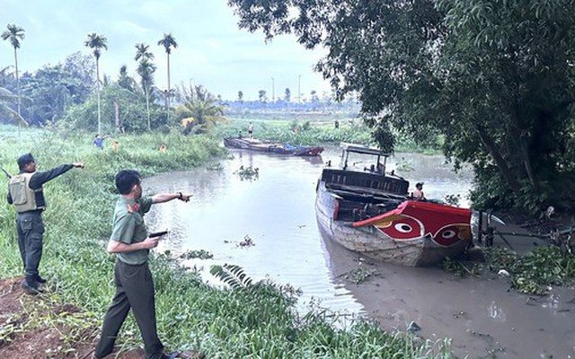 Hình ảnh bắt giữ 6 đối tượng trên sông Đồng Nai