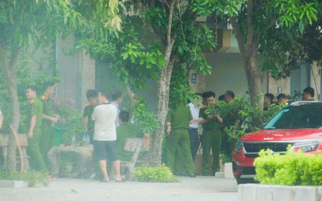 Khám xét nhà trùm giang hồ cộm cán Vi "ngộ" ở Thanh Hóa