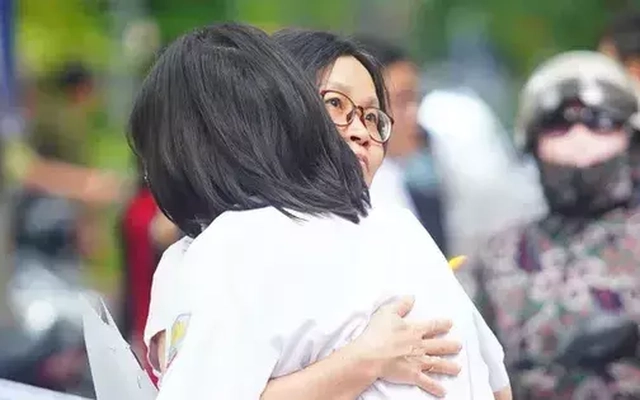 Đề tiếng Anh tốt nghiệp khó như thi IELTS: Học sinh ‘khóc thét’, chuyên gia nói gì?