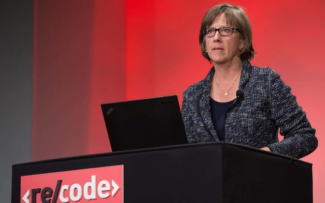 "Nữ hoàng Internet" nhận định: AI đang tạo ra thay đổi với tốc độ chưa từng có tiền lệ