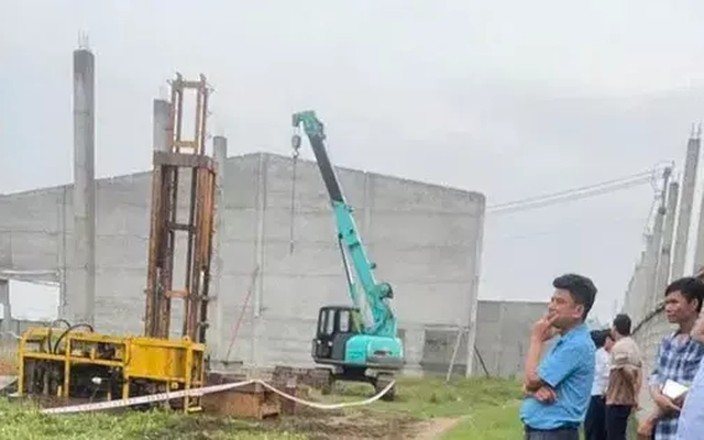 Mưa dông gây sập tường đè hai bà cháu tử vong