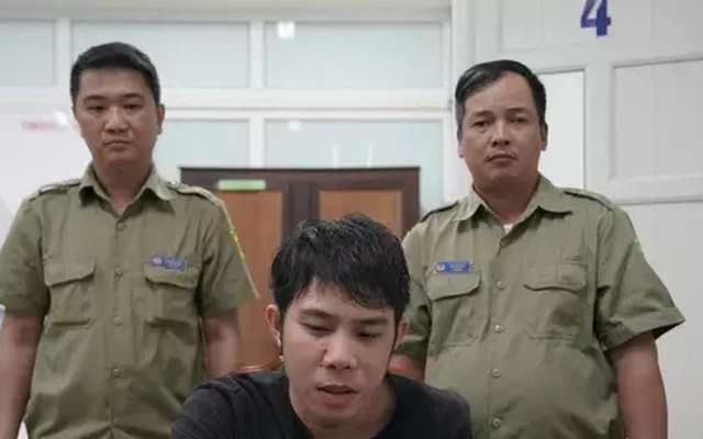 Vào tận nhà cướp vàng của cụ bà 70 tuổi