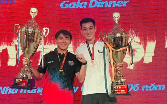 “Siêu địa chấn”: Phúc Huỳnh – Trương Vinh Hiển hạ gục Lý Hoàng Nam và Linh Giang, khẳng định vị trí số1 pickleball Việt Nam