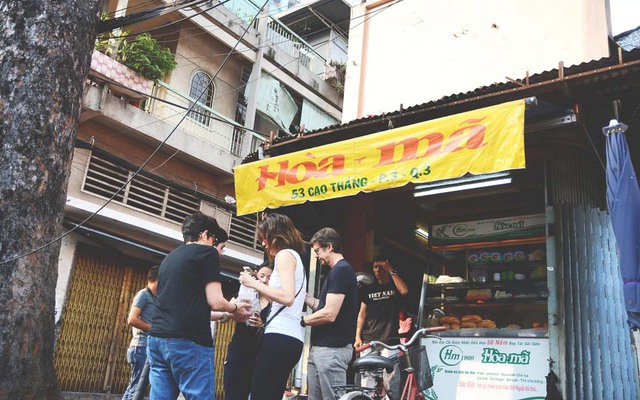 Khách Tây say mê thưởng thức rồi thốt lên: Đây có lẽ là món ăn sáng ngon nhất ở TP.HCM