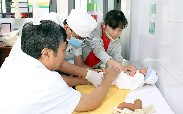 11 nhóm được hưởng 100% chi phí khám, chữa bệnh từ ngày 1/7/2025