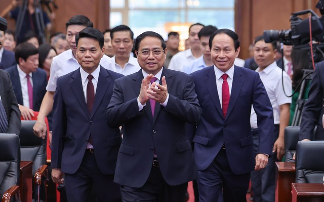 Từ ngày mai, một mô hình chính thức được triển khai ở Việt Nam, đảm bảo thông suốt thủ tục cho toàn dân