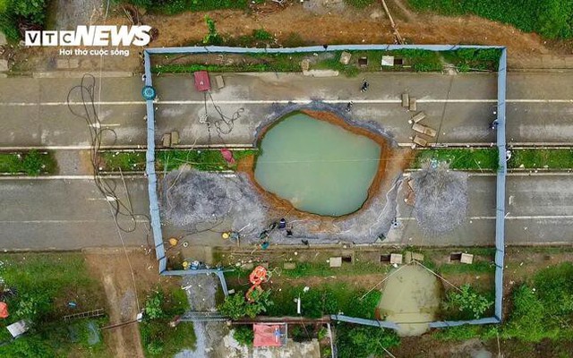 'Hố tử thần' ở Bắc Kạn tiếp tục mở rộng, việc tìm kiếm nạn nhân càng gian nan