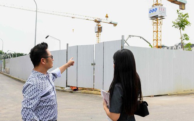 Dù đã có biệt thự 2.000m2 tại Mỹ, nhà phố cổ nhưng Bằng Kiều vẫn “tất tay” mua một lúc 3 căn chung cư Hà Nội, tên chủ đầu tư càng khiến nhiều người ngỡ ngàng