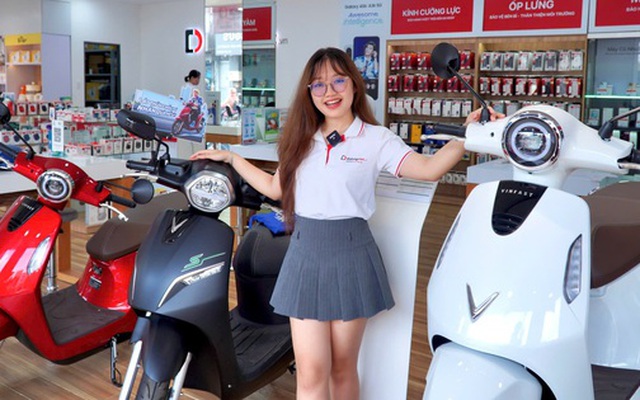 Đầu tháng 6, iPhone 16 Pro Max giảm sốc hơn 5 triệu, xe máy điện VinFast kèm loạt ưu đãi: Chuyện gì vậy?