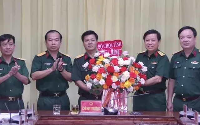 Công bố quyết định của Bộ trưởng Quốc phòng về công tác cán bộ