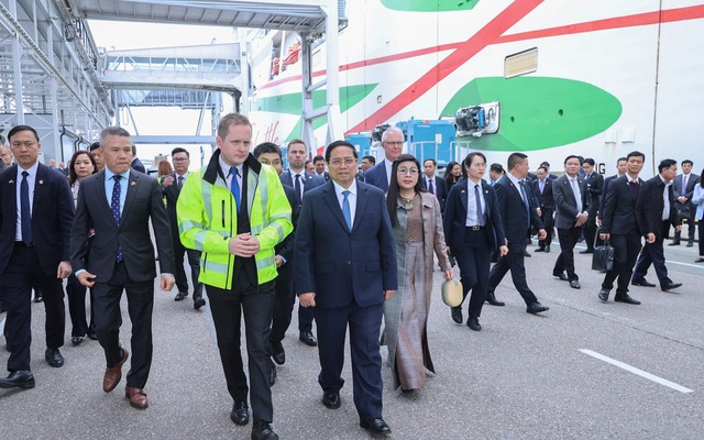 Thăm nước nhỏ nhất châu Âu, Thủ tướng muốn hợp tác xây dựng mô hình giúp hàng trăm tỷ USD "chảy về" VN