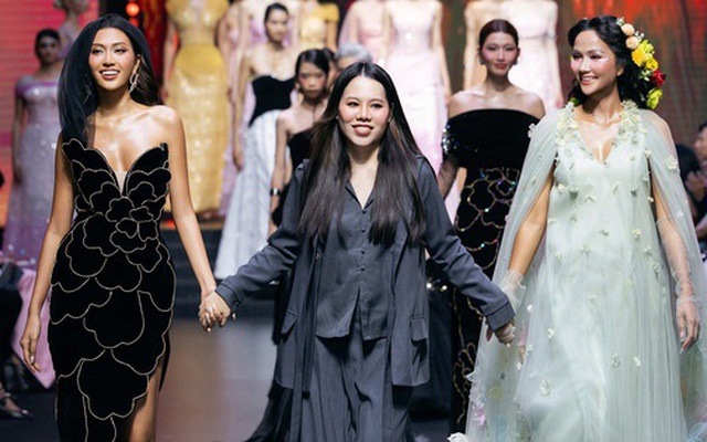 Dàn mỹ nhân đình đám quy tụ trong show diễn của NTK Thảo Nguyễn