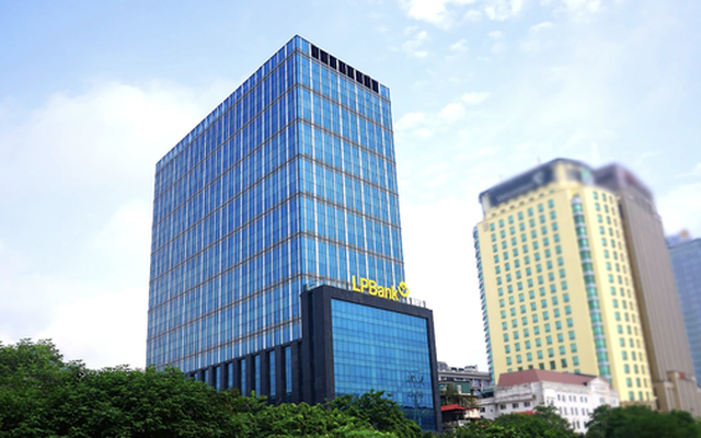 Chưa từng có: Ngân hàng tư nhân nhiều chi nhánh nhất Việt Nam cho nhân viên nghỉ từ 15h chiều thứ 6