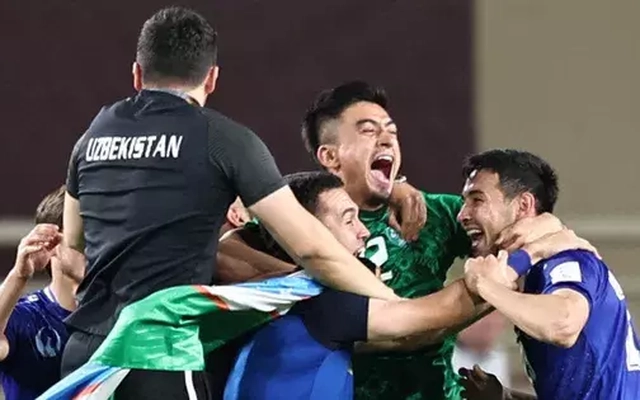 Giành vé dự World Cup, các tuyển thủ Uzbekistan được tặng thưởng huân chương và xe hơi