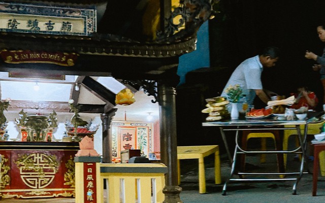 Câu chuyện bí ẩn ít người biết về tục cúng âm hồn cả tuần vào tháng 5 Âm lịch ở "xứ Thần Kinh"