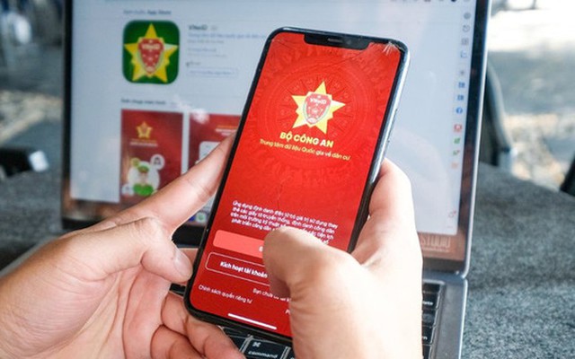 Hàng triệu người đang đổ xô vào "siêu ứng dụng" VNeID để làm việc này